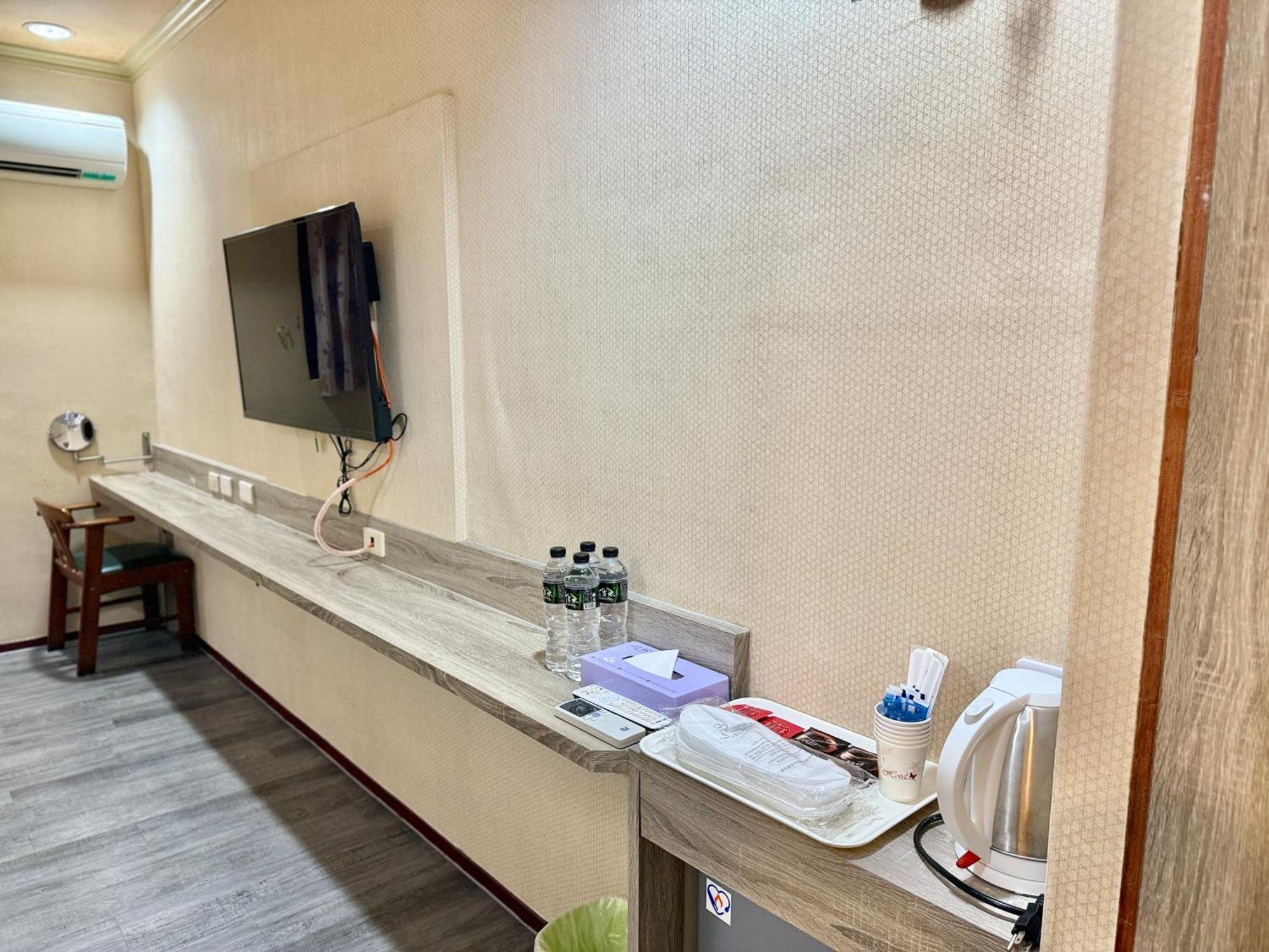 Wl Hotel Hsinchu Екстер'єр фото